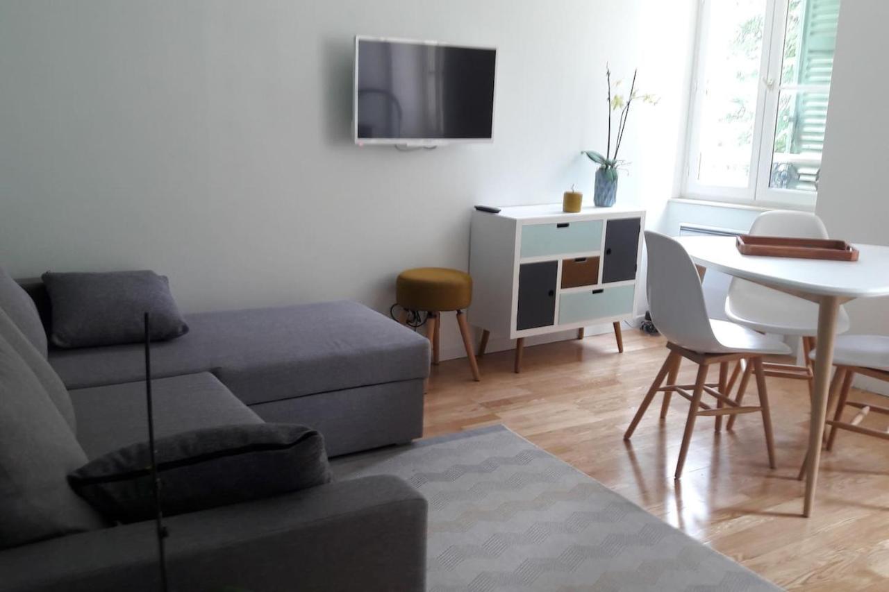 Un Appartement Lumineux Au Parc Beaumont По Экстерьер фото
